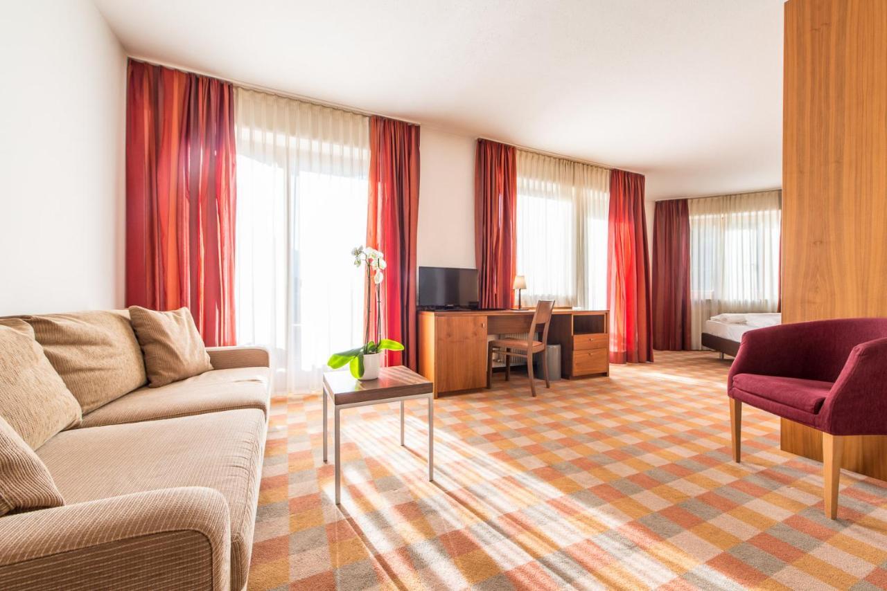 Hotel Tubris Кампо-Турес Экстерьер фото